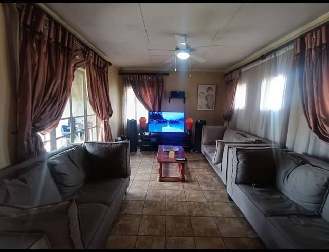 3 BEDROOM HOUSE FOR SALE IN VANDERBIJLPARK SE 1